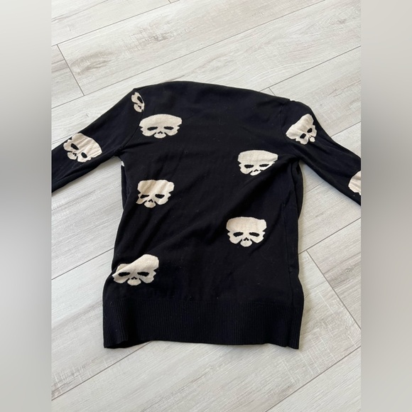 Skull Cardigan - Picture 4 of 4